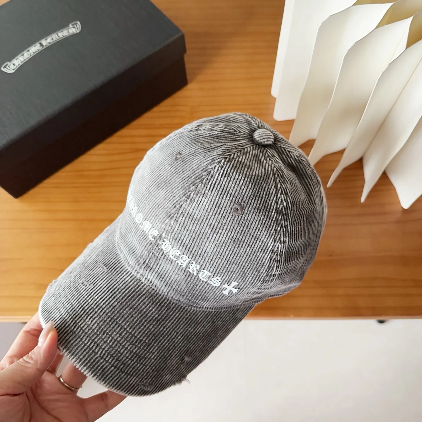 💰56 Chrome Hearts 💓Early autumn Korean style fashion retro distressed hole hat wear design versatile baseball cap peaked cap